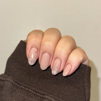 CLEO Nail Bar - Regular Gel - Nail Tech Leah - Nail Salons Near Me - Pasadena, California