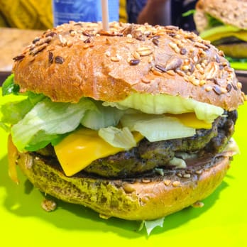 Hauptstadtburger - Cheeseburger
- mehr Burger Reviews auf Facebook: BerlinBuns - - Burgers Near Me - Berlin, BE Hauptstadtburger - Cheeseburger
- mehr Burger Reviews auf Facebook: BerlinBuns - - Burgers Near Me - Berlin, BE