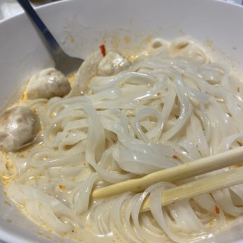 Hey Bangkok! - Curry with rice noodles - Thai Near Me - Denver, Colorado Hey Bangkok! - Curry with rice noodles - Thai Near Me - Denver, Colorado