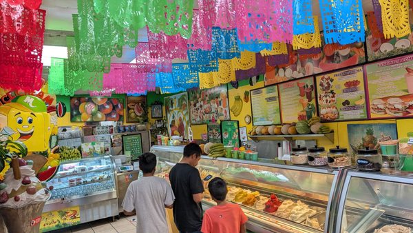 Mateo's Ice Cream & Fruit Bars by null