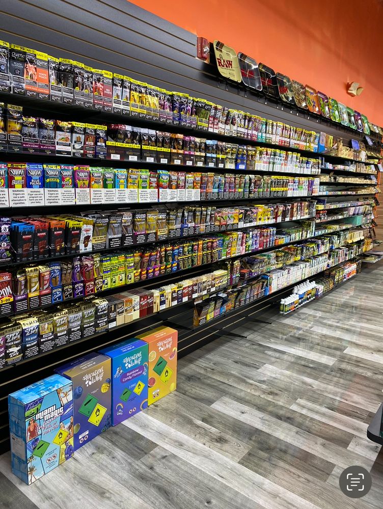 VAPOR WORLD Updated October 2024 17 Photos 450 E Bromley Ln