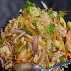 New Thai Café - Yum woon Sen salad