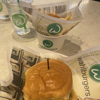 Wahlburgers - American Near Me - Cabazon, California