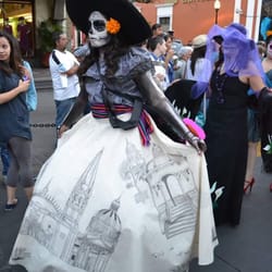 5 Festival de Muertos - Desfile de catrinas.