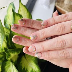 Deluxe Nails & Spa