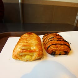 Back-Factory - Apple pie and chocolate croissant