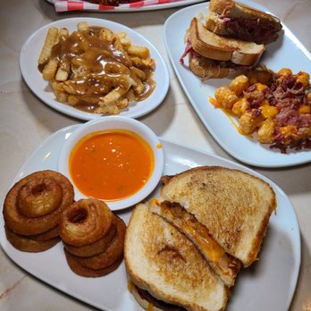 Moonlite Diner - Diners Near Me - Hollywood, Florida