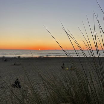 Hook Fish - walk and see the sunset at Ocean Beach while you wait - Seafood Near Me - San Francisco, California Hook Fish - walk and see the sunset at Ocean Beach while you wait - Seafood Near Me - San Francisco, California