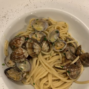 Cantina Do Spade - Linguine with clams - Wine Bars Near Me - Venezia, VE Cantina Do Spade - Linguine with clams - Wine Bars Near Me - Venezia, VE