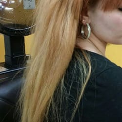 My Look Salon - Screwed up hair dye job! You can see how he only put that reddish colored dye at the top of my head.