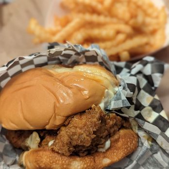 Zoey's Fried Chicken Sandwiches - Pineapple curry chicken sandwich and fries - Chicken Wings Near Me - Everett, Washington Zoey's Fried Chicken Sandwiches - Pineapple curry chicken sandwich and fries - Chicken Wings Near Me - Everett, Washington