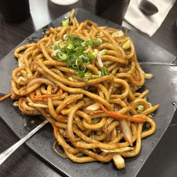Dumpling U - D2. Shanghai Fried Noodles - Dim Sum Near Me - Stockton, California