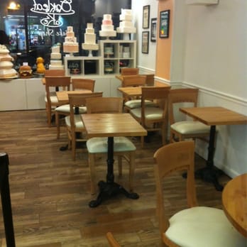 Oakleaf Cakes - Seating :) beautiful interior - Bakeries Near Me - Boston, Massachusetts