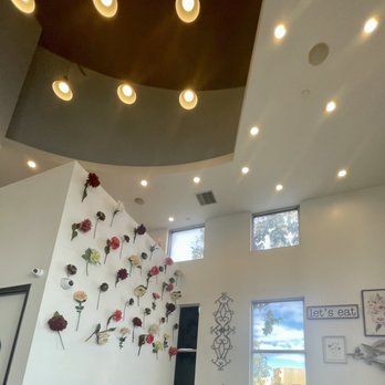 Vineyard Cafe - Cute decor - Breakfast & Brunch Near Me - Oxnard, California Vineyard Cafe - Cute decor - Breakfast & Brunch Near Me - Oxnard, California