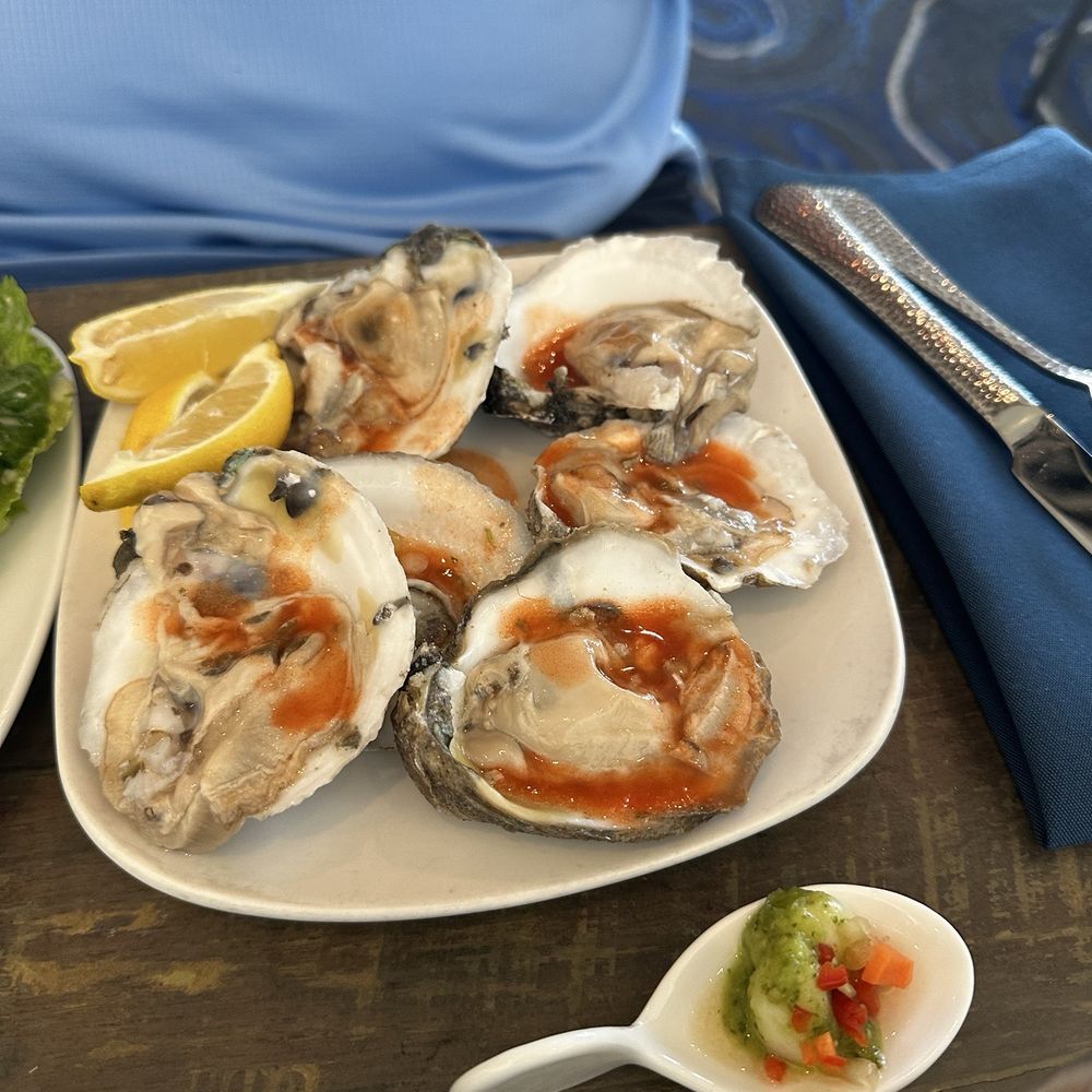 Fresh oysters & scallop shooters Fresh oysters & scallop shooters