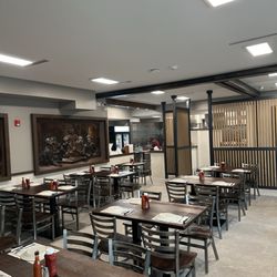 Pulaski Barbeque - Dine-in area