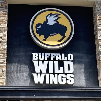 Buffalo Wild Wings - Front Entrance sign. - Sports Bars Near Me - Simi Valley, California Buffalo Wild Wings - Front Entrance sign. - Sports Bars Near Me - Simi Valley, California