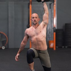 Ganbatte Fitness - Dumbbell Lunges