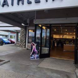 Athleta - Storefront
