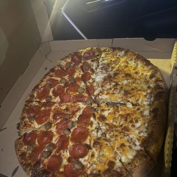 Tinder's Pizza - Pizza Near Me - Reseda, California