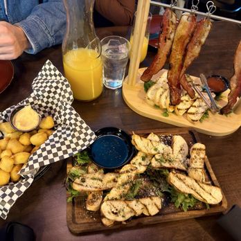 Rogue Restaurant - American Near Me - Lava Hot Springs, Idaho