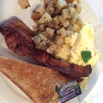 Candlelight - Two eggs scrambled with cheddar cheese, bacon and potatoes. - Coffee & Tea Near Me - San Antonio, Texas