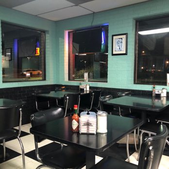 Lucy's Diner - 50s style diner - Diners Near Me - Rogers, Arkansas