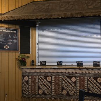 Smith's Family Garden Luau - Bar before opening - Music Venues Near Me - Kapaa, Hawaii