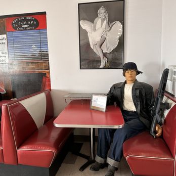 Forever Young Diner - Diners Near Me - Lost Hills, California