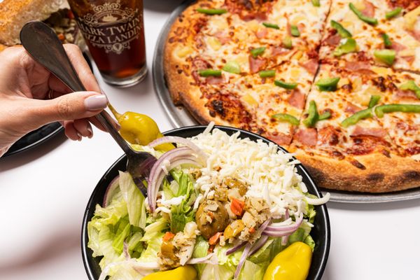 Mark Twain's Pizza Landing by null
