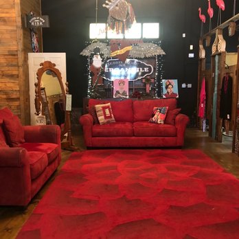 Jesse Rose Mercantile Plus Size Boutique - Eclectic decor - Plus Size Fashion Near Me - San Angelo, Texas Jesse Rose Mercantile Plus Size Boutique - Eclectic decor - Plus Size Fashion Near Me - San Angelo, Texas