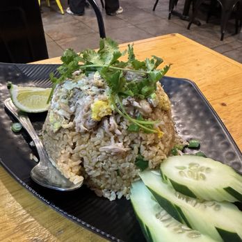 D E Thai Kitchen - Downtown - Stir fried rice with seafood - Thai Near Me - Las Vegas, Nevada D E Thai Kitchen - Downtown - Stir fried rice with seafood - Thai Near Me - Las Vegas, Nevada