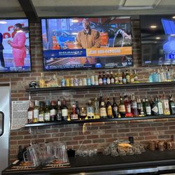 Zane's Tavern - Bunches of screens, good food.