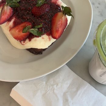 Tatte Bakery & Cafe | Newton Centre - French toast and matcha latte - Coffee & Tea Near Me - Newton, Massachusetts