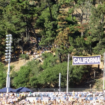 Tightwad Hill - Portland State Vikings vs. California Golden Bears at Memorial Stadium on Saturday, September 7, 2013. - Parks Near Me - Berkeley, California Tightwad Hill - Portland State Vikings vs. California Golden Bears at Memorial Stadium on Saturday, September 7, 2013. - Parks Near Me - Berkeley, California