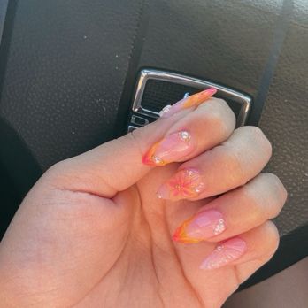 Cinderela Nails and Lashes - Eyelash Service Near Me - Garden Grove, California