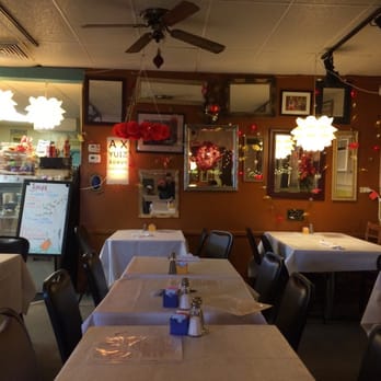 Pesto's - Inside of the restaurant and decor - Italian Near Me - Flint, Michigan