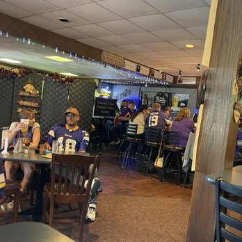 Pappy's Place - people sitting at tables in a restaurant - New American Near Me - Rochester, Minnesota