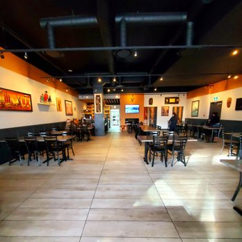 Simba’s Grill - Interior - African Near Me - Burnaby, British Columbia