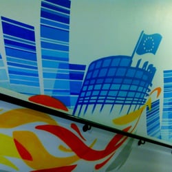 EM Strasbourg Business School - Hop'la, un petit tag pour customiser les couloirs