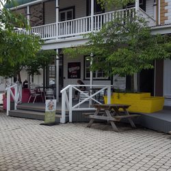 Historic Village On 17Th - Cafe front