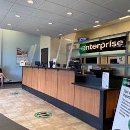 Phone ringing off the hook, place full of waiting customers and no one to be found. Unbelievable! Phone ringing off the hook, place full of waiting customers and no one to be found. Unbelievable!