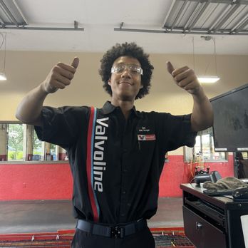 Valvoline Instant Oil Change - Oil Change Stations Near Me - Clermont, Florida Valvoline Instant Oil Change - Oil Change Stations Near Me - Clermont, Florida