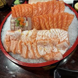 Sashimi - salmon, seared tuna, salmon belly