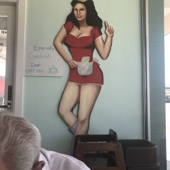 George's 50's Diner - Diners Near Me - Long Beach, California