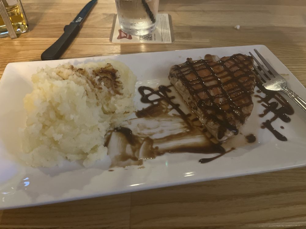 Bally Hotel Logo