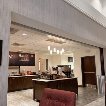 Hampton Inn & Suites Ann Arbor West - Hotels Near Me - Ann Arbor, Michigan