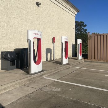 Tesla Supercharger - Next to the Marathon fuel station. - EV Charging Stations Near Me - Grenada, Mississippi