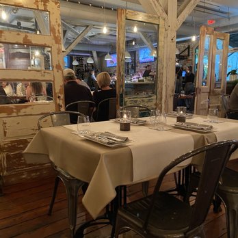 11th and Bay Southern Table - Interior - Southern Near Me - Columbus, Georgia