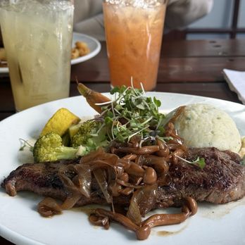 Alice's Restaurant - Perfectly cooked steak, refreshing drinks, and a beautiful view. What more could you ask for? - Diners Near Me - Woodside, California Alice's Restaurant - Perfectly cooked steak, refreshing drinks, and a beautiful view. What more could you ask for? - Diners Near Me - Woodside, California